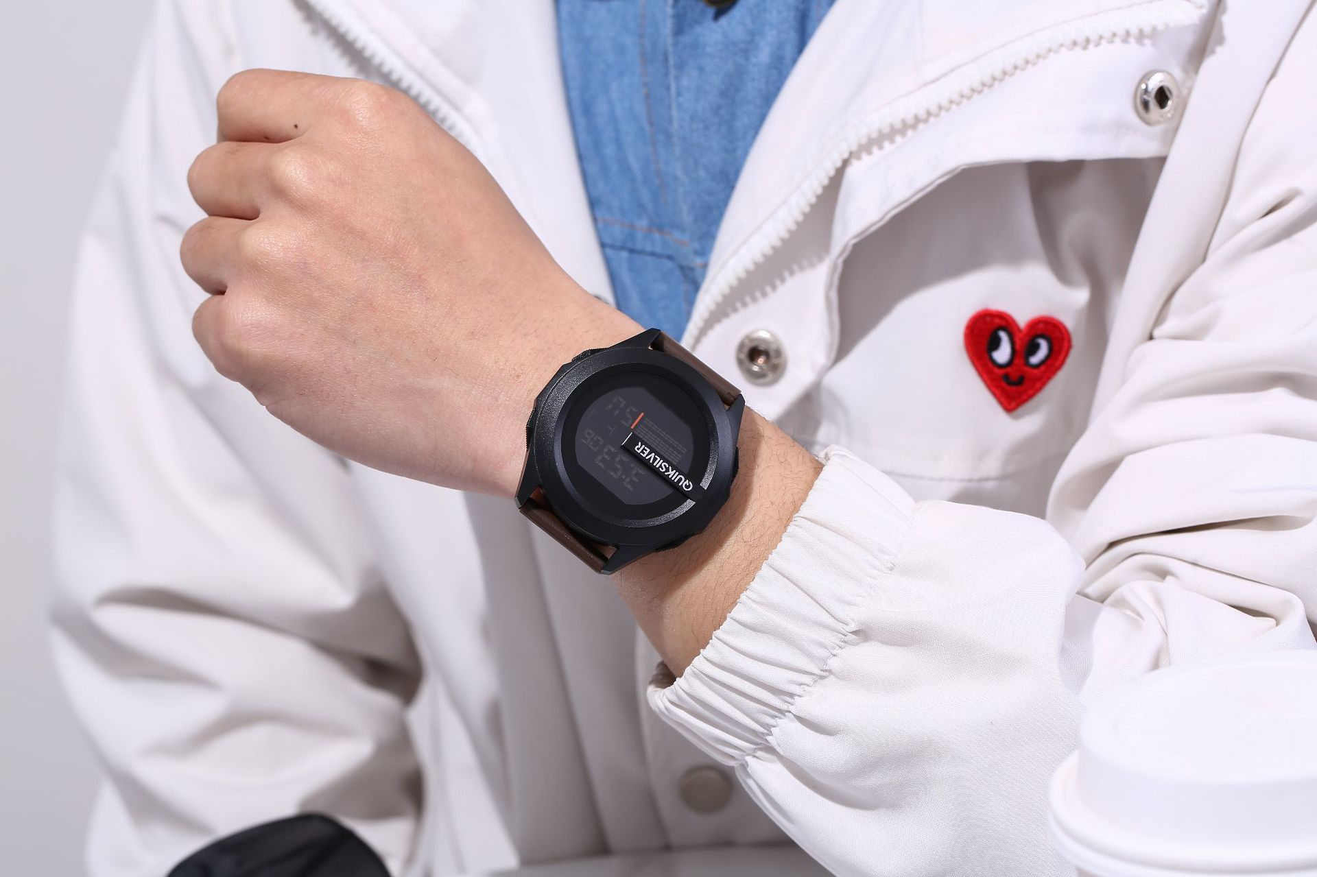 QIKSILVER唛新品男士科技电子表多功能防水夜光潮流学生电子手表详情10