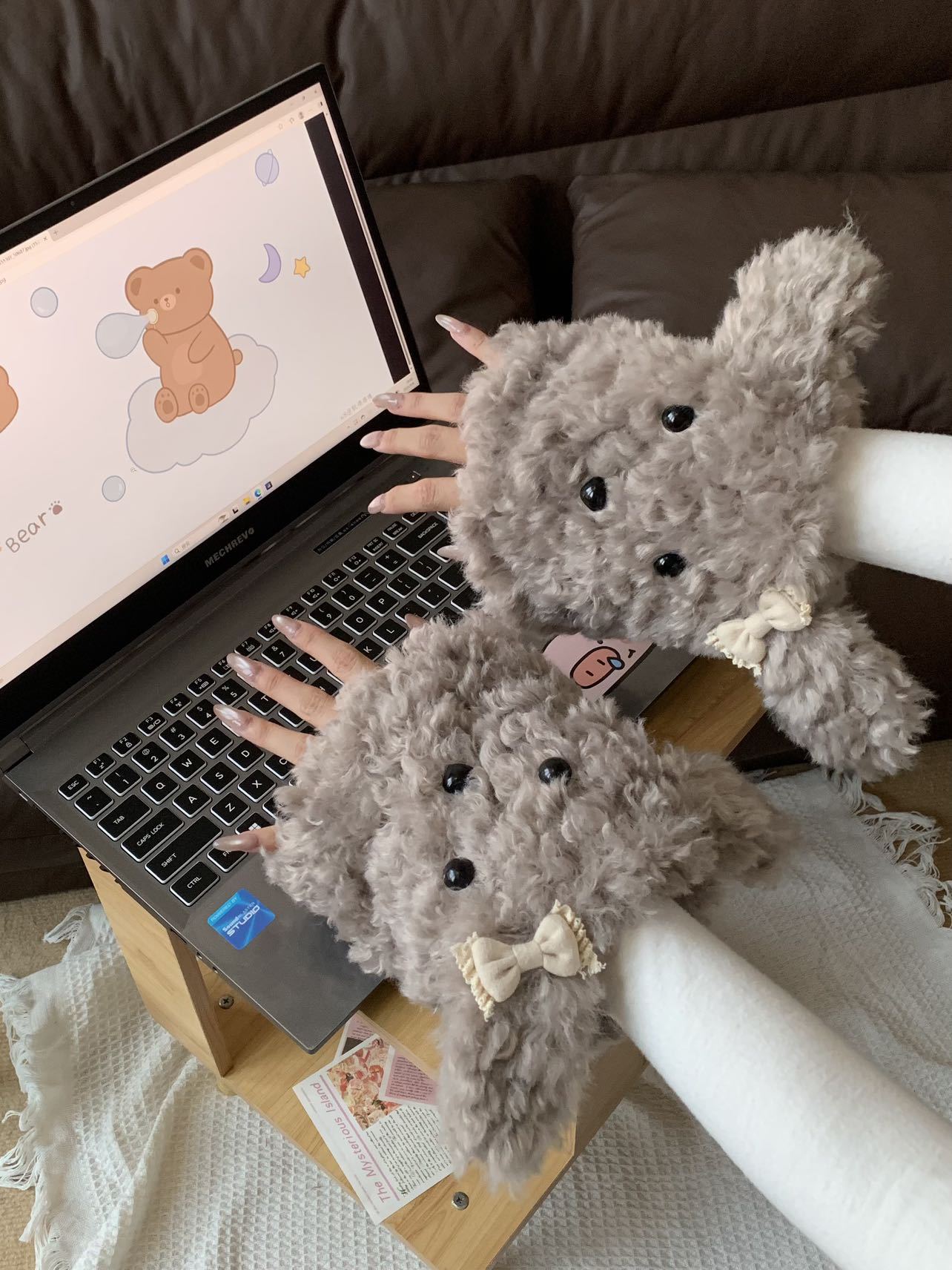 新卡通毛茸茸可爱斜耳狗毛绒手套时尚护手女加厚保暖百搭时尚袖套详情6