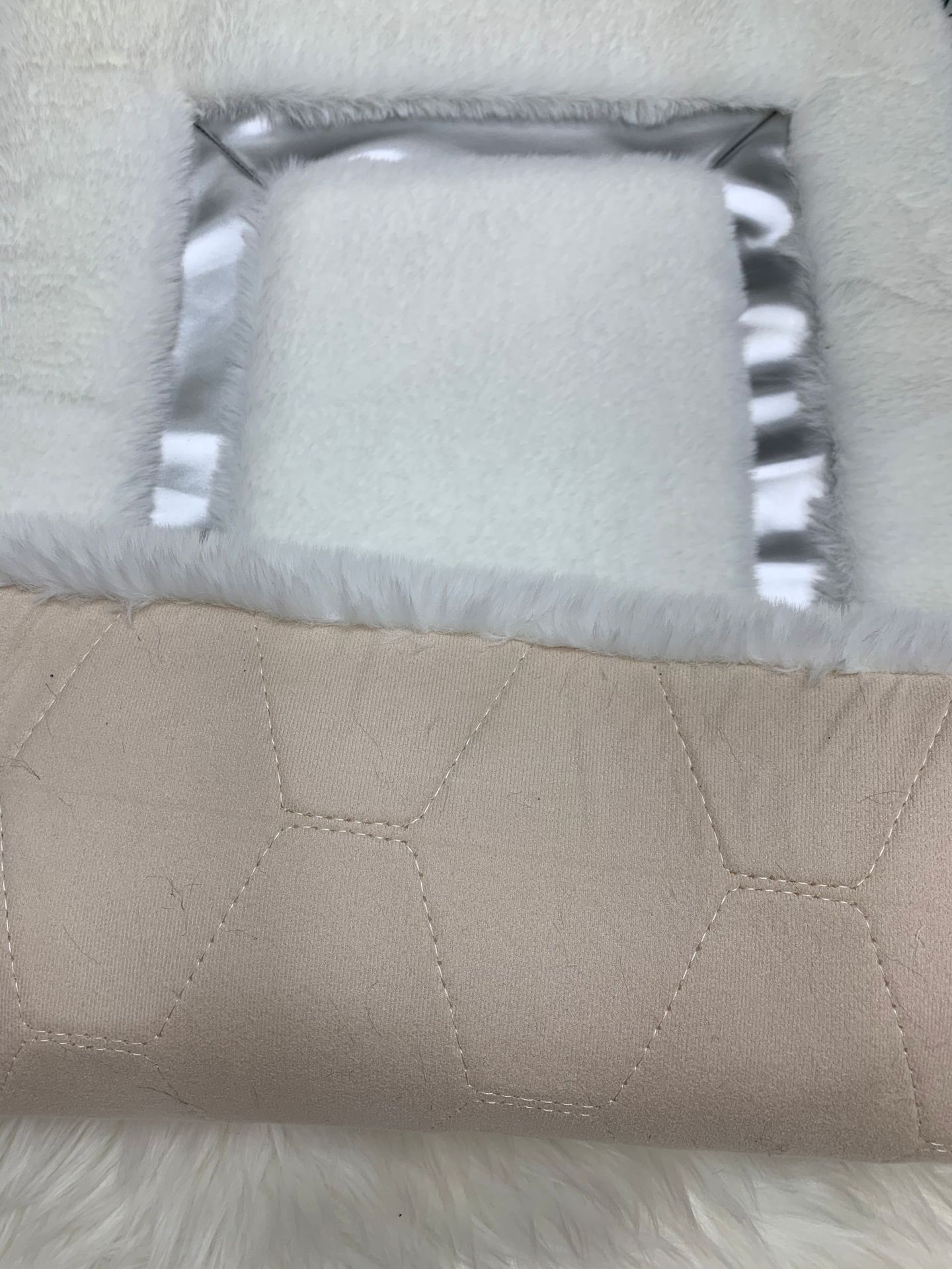 Wholesale foreign trade direct sales of anti-slip floor MATS, water-absorbing rabbit fur floor MATS, carpets, novel styles, skin-friendly fabrics, soft and comfortable pic 7