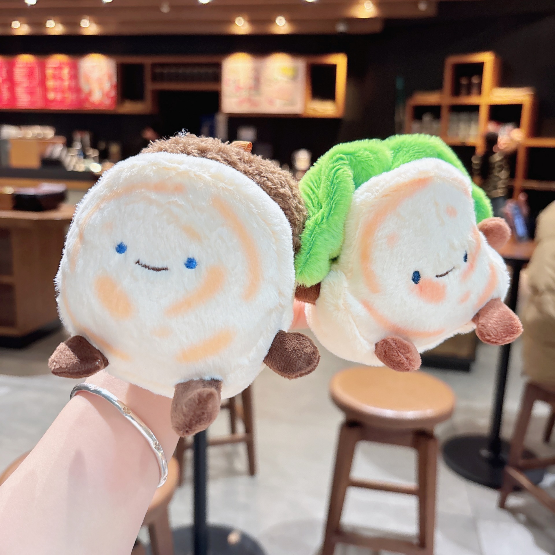 创意水果美食毛绒钥匙扣肉夹馍卡通儿童书包钥匙链可爱少女包挂饰详情18