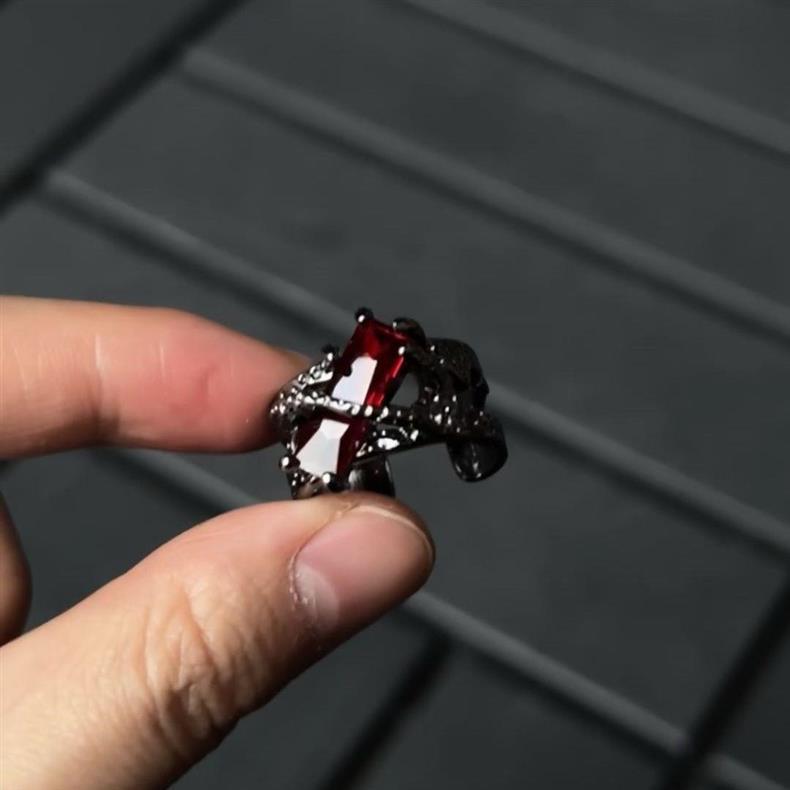 秦彻同款戒指新款纯银黑红保石轻奢高级朋克复古男女同款开口戒详情7