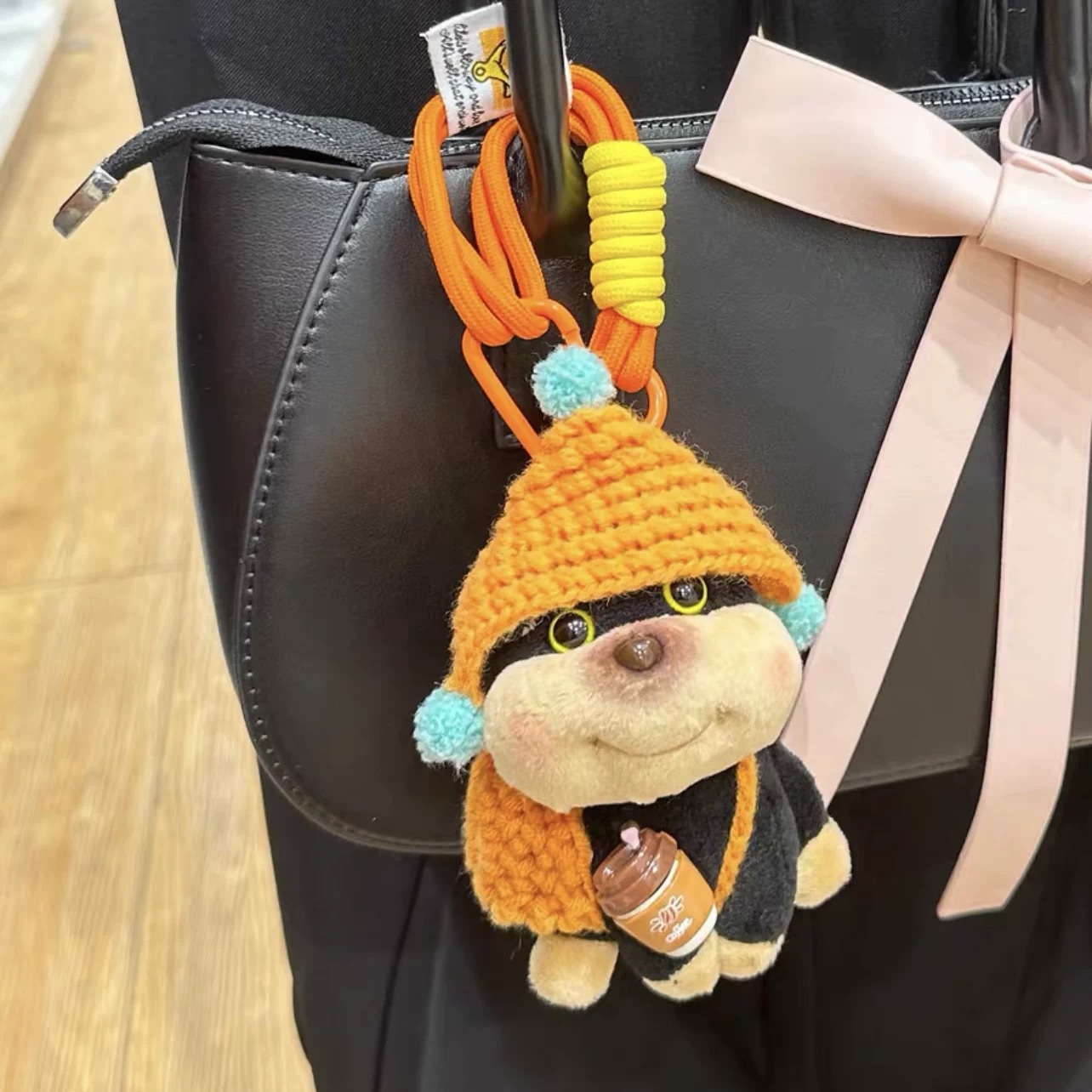 A cute plush toy bag pendant with a bee and a dog, a small doll, a car keychain bag pendant and the same style as Xiaohongshu pic 17