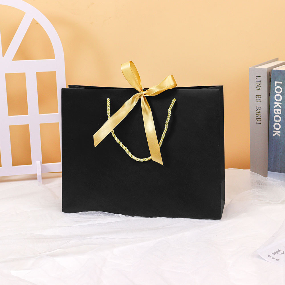 High-end handbags in stock, white packaging bags, gift bags, paper bags, high-end style, wedding hand-held bags, clothing store pic 6