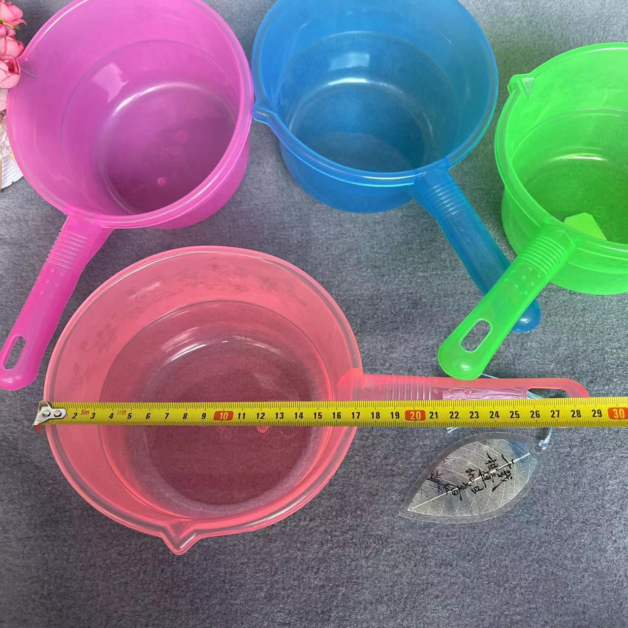 【 Districts 3-9 】 Lotus water ladle 310/ box Kitchen water ladle plastic 水舀子 household baby shampoo and bath spoon kitchen ladle drifting water spoon playing water spoon wholesale pic 2