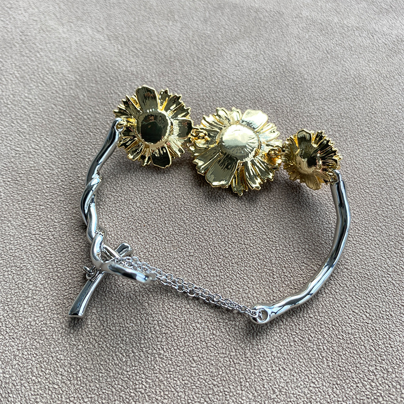 张悦儿同款新款小雏菊耳钉手链女小众设计感高级轻奢气质百搭项链详情17