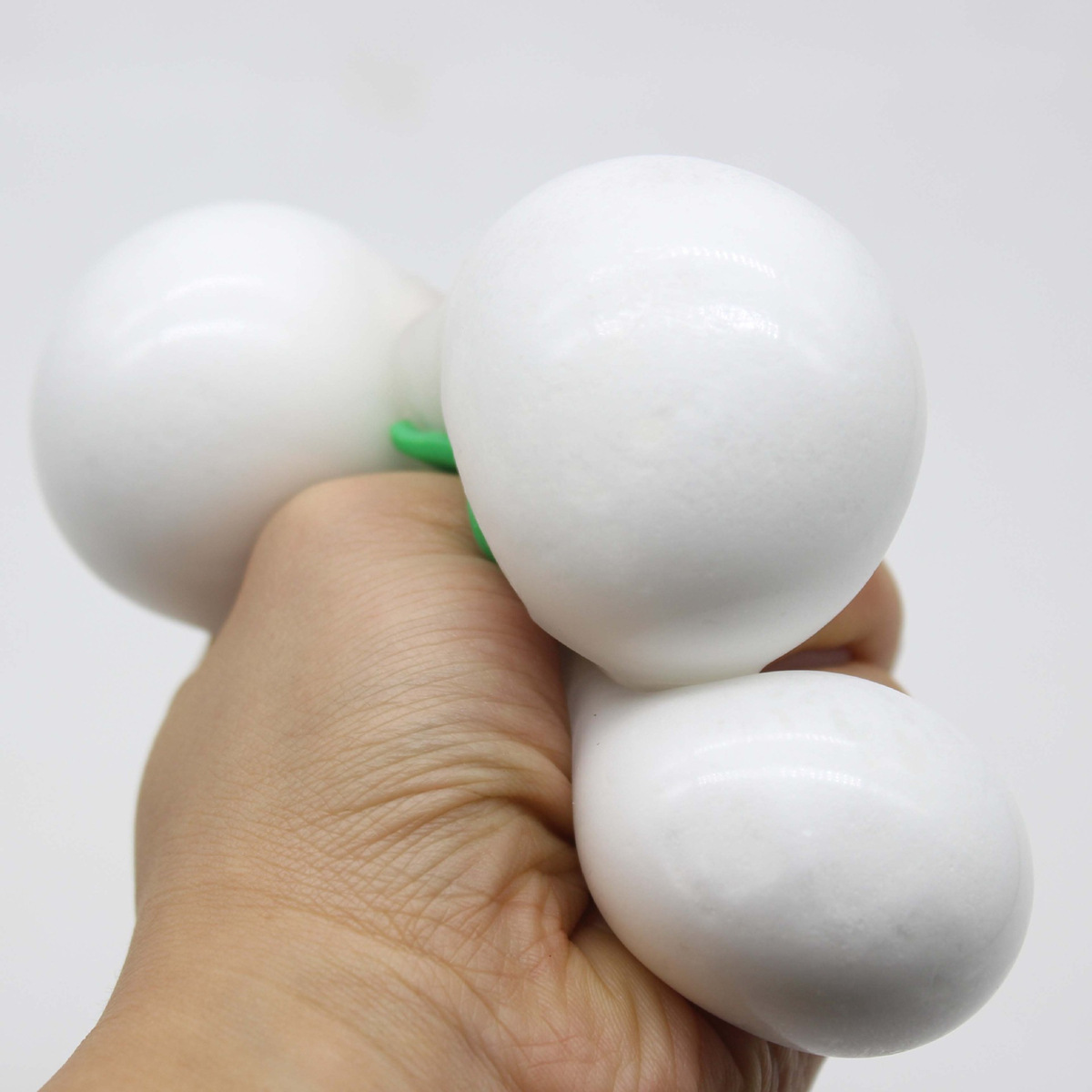 跨境热卖变色草莓减压玩具温变草莓解压捏捏乐TPR玩具地摊货源详情8