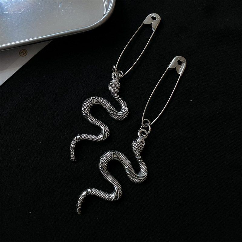 Gothic style, dark millennium, hot girl, cross, sweet love, alloy head accessories, shoes, bags, small hanging decorations, trendy accessories pic 4