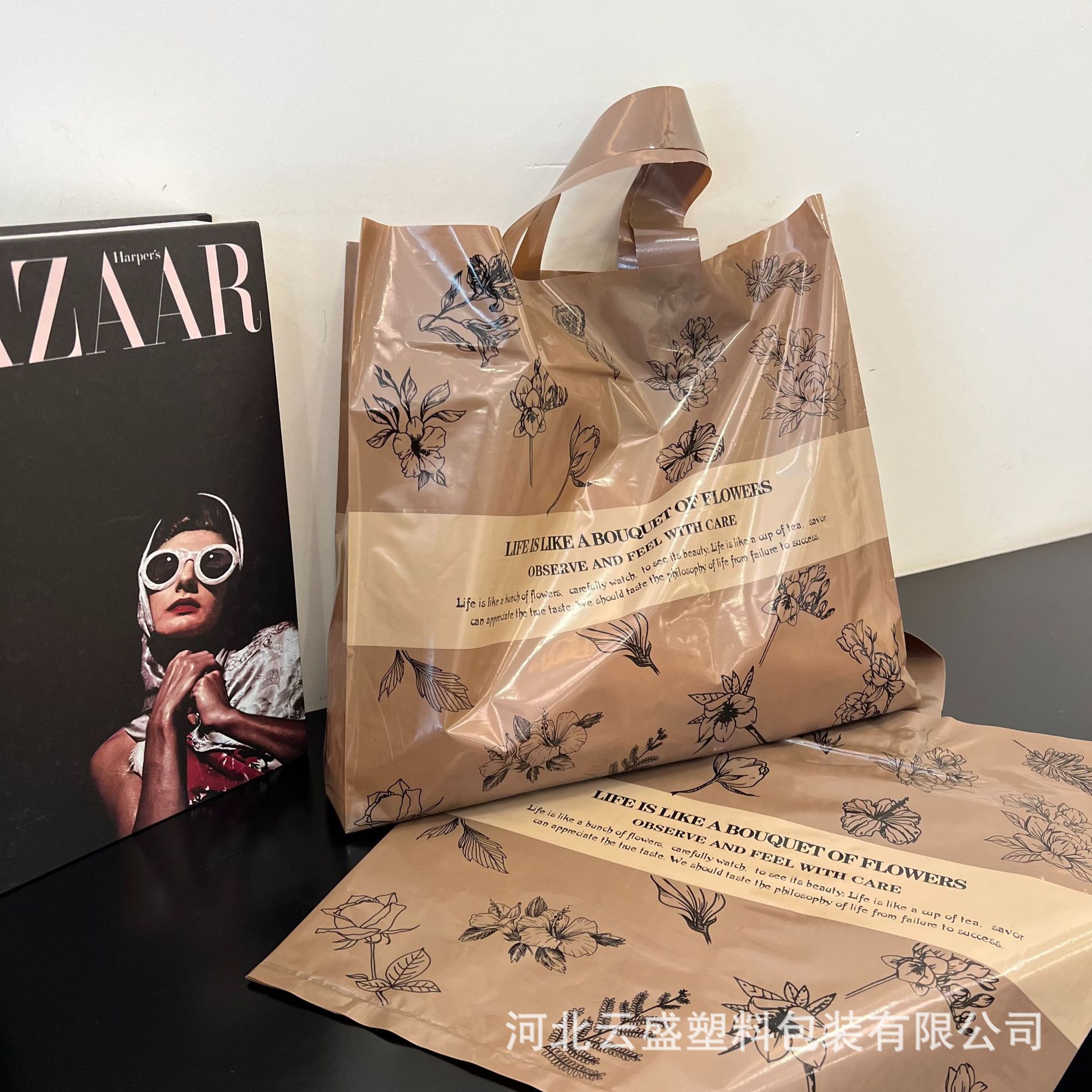 跨境服装手提袋印logo时尚印花加厚商场服装店塑料手提袋子定制详情15