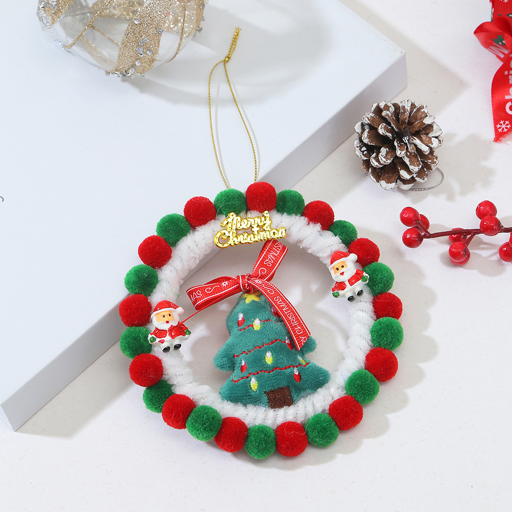 跨境圣诞节花环橱窗门上小鹿圣诞元素氛围感场景布置工厂直销批发详情3