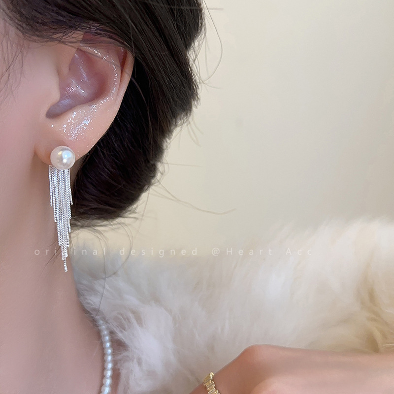 Wholesale of new best-selling pearl tassel stud earrings for women in 2024, featuring a unique, light luxury and high-end style pic 5