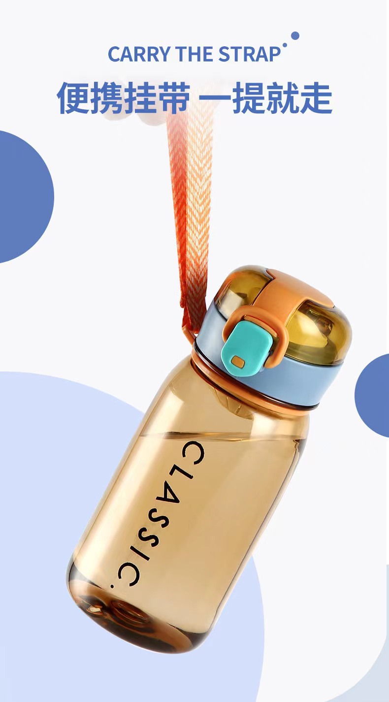 The new summer model of the Strawberry Life Portable Cup features a one-button press with a pop-up lid. The capacity is selectable and it comes with a portable handle pic 7