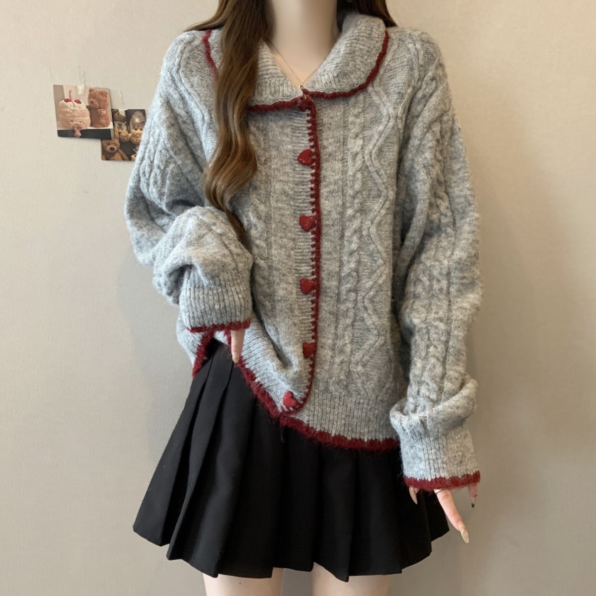 A gentle heart-shaped sweater with a doll-neck button and a twist, a new style of laid-back knitted coat and cardigan pic 7