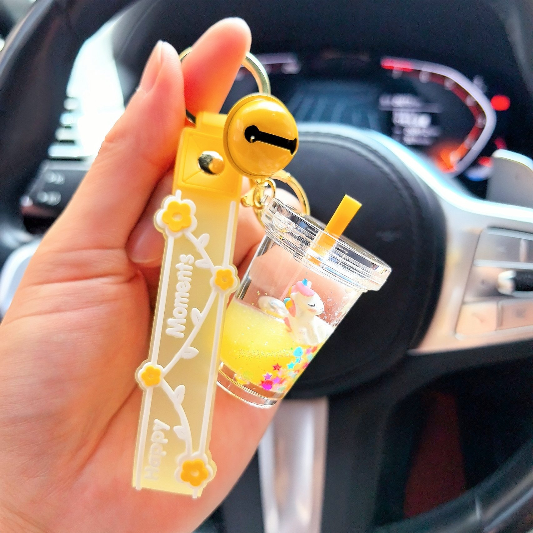 可爱奶茶杯独角兽入油流沙钥匙扣彩虹马包包挂饰抓娃机小礼品批发详情5