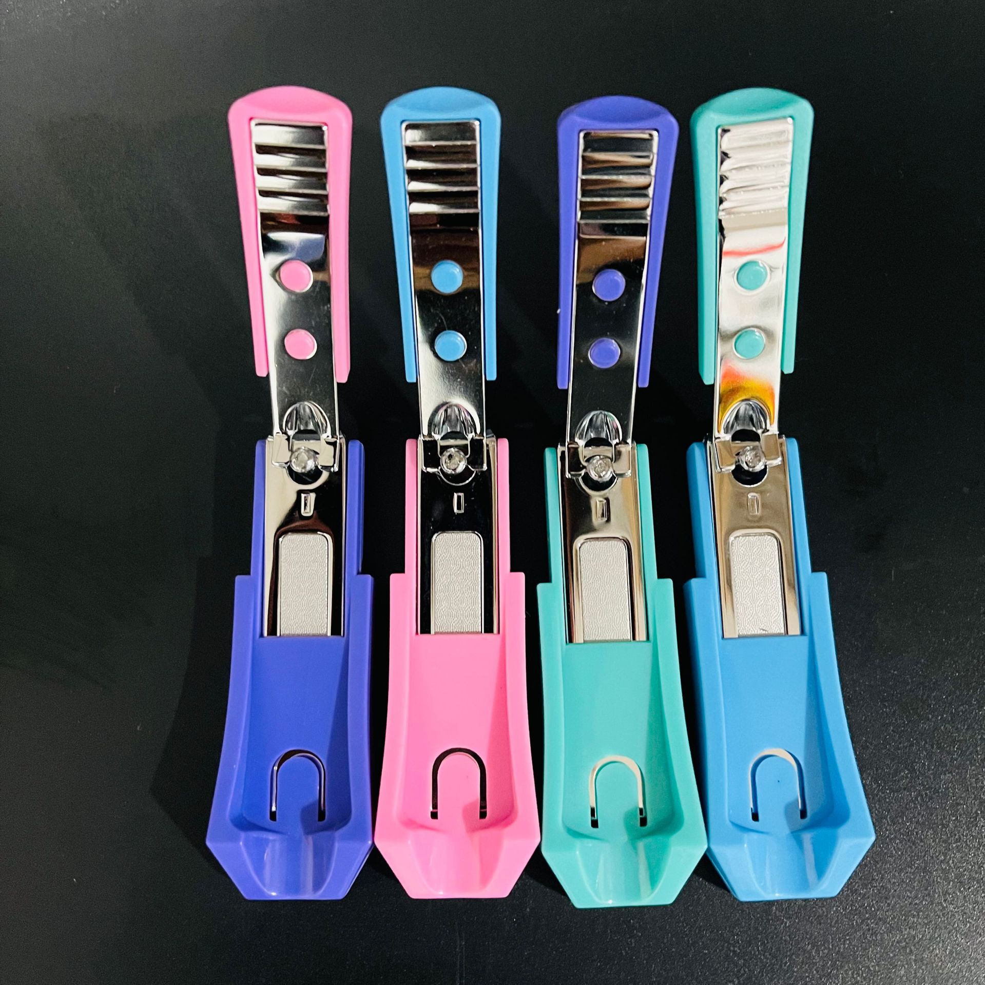 【 Office 】V7860 nail clippers 12/ box 600/ piece V7860 nail clippers Flat edge Nail clippers Nail clippers Large carbon steel nail clippers Candy color 2 yuan supply batch pic 6