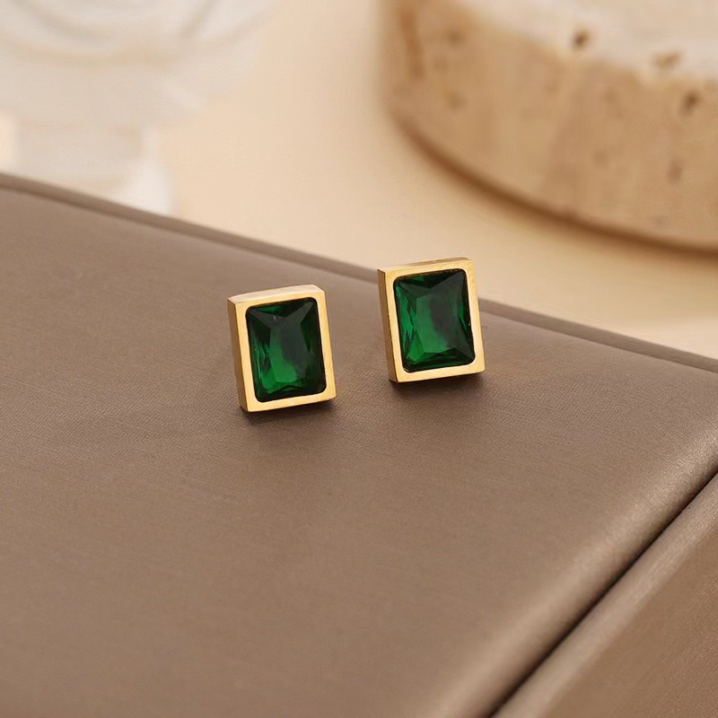 法式正方块精细百搭彩锆绿锆钛钢项链女时尚通勤镀18K真金不掉色详情4