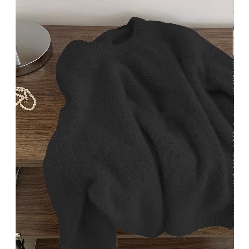 A high-end, soft and fluffy raccoon wool round-neck sweater for women in winter, thickened and laid-back style milk fufu, paired with a knitted sweater top pic 12