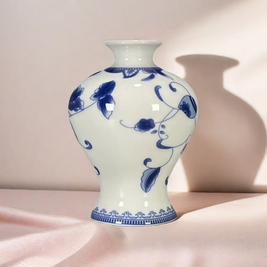 Blue and white porcelain mini vases, ceramic ornaments, Chinese-style vases, Jingdezhen vase wholesale, small ceramic vases and flower vases pic 1