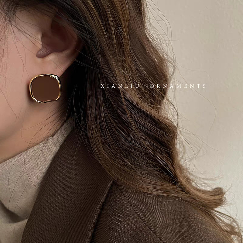 Ear clip without ear holes ~ Versatile, simple for daily commuting, light luxury, niche, high-end, retro style ear clip earrings pic 2