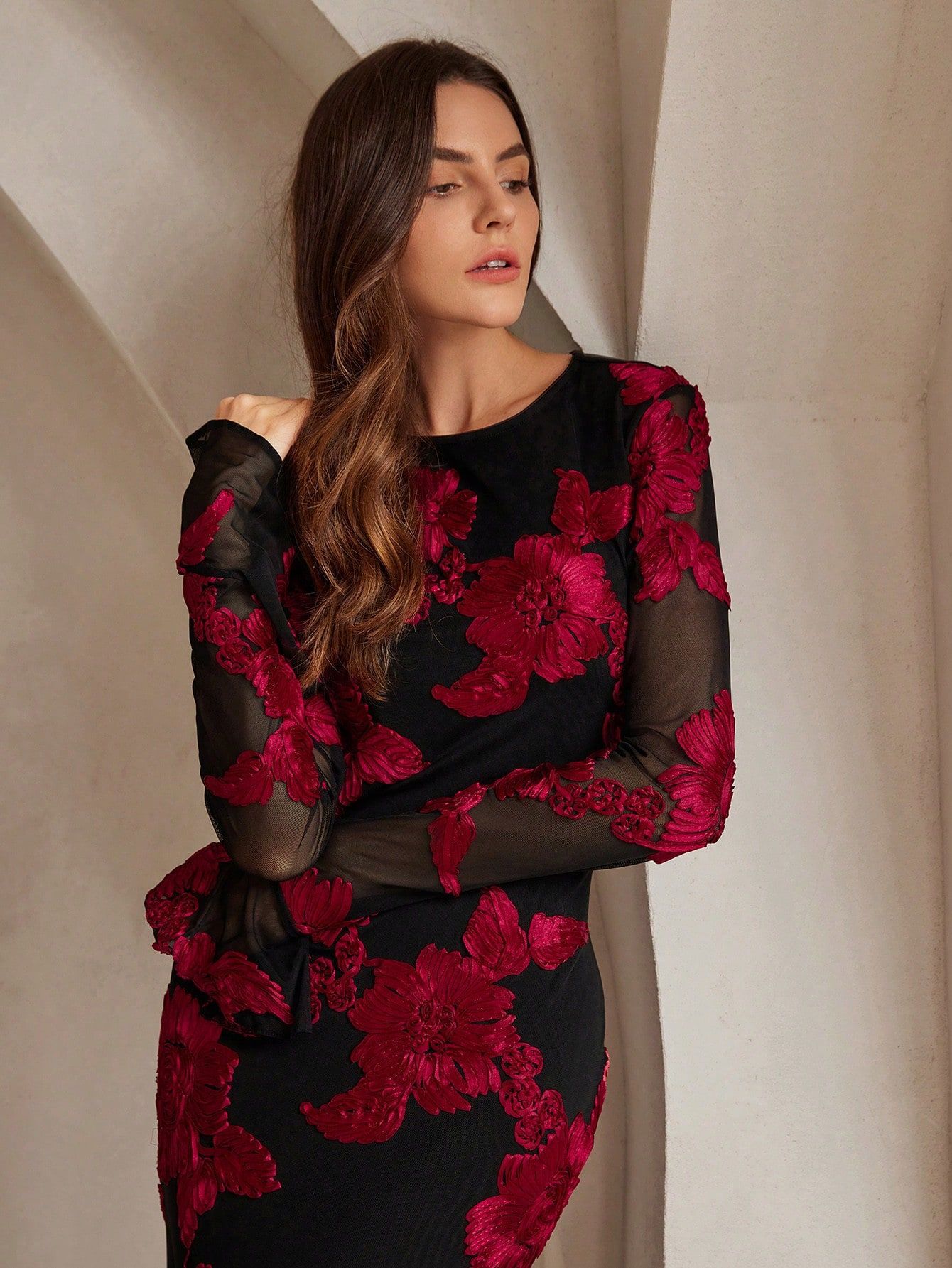 High-end and elegant dress for women 2025 spring French waist-cinching and slimming V-neck jacquard embroidery European and American dress pic 6