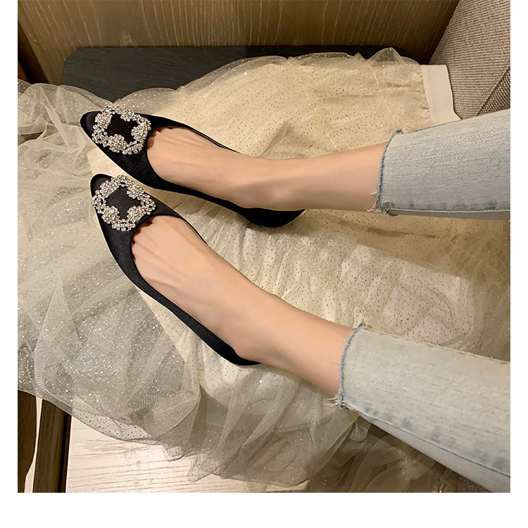 【现货】一件代发mbpor尖头平底鞋女方扣单鞋雪花扣水钻婚鞋详情14