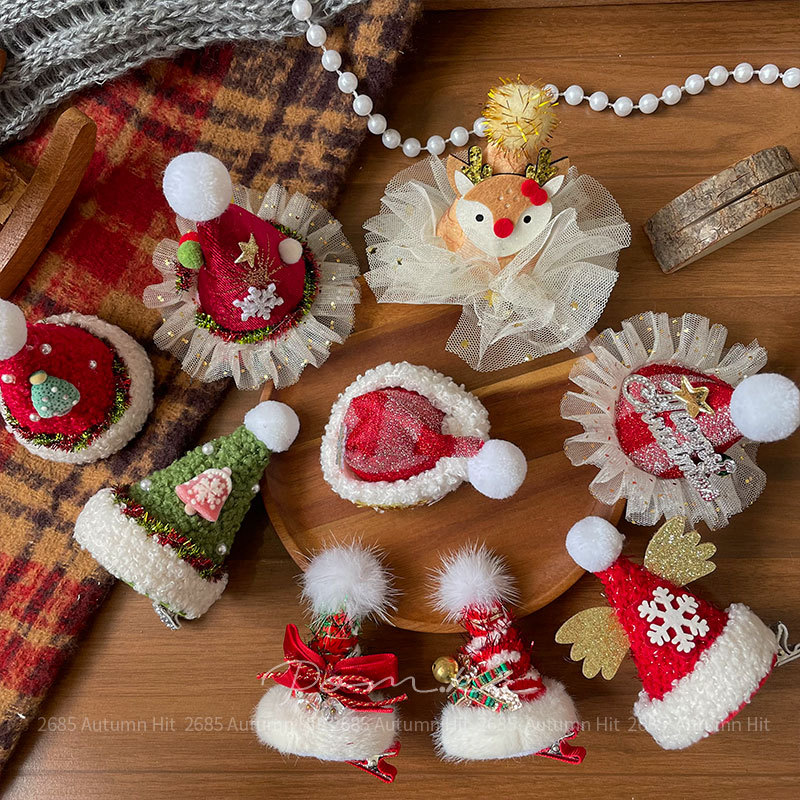 New Korean-style Christmas-themed fabric handcrafted hair clips for children, cute side clips, versatile hair accessories, girl clips, Christmas fun hair clips, Christmas hats, deer shaped plush mesh decorations, festive and joyous girl headwear pic 4