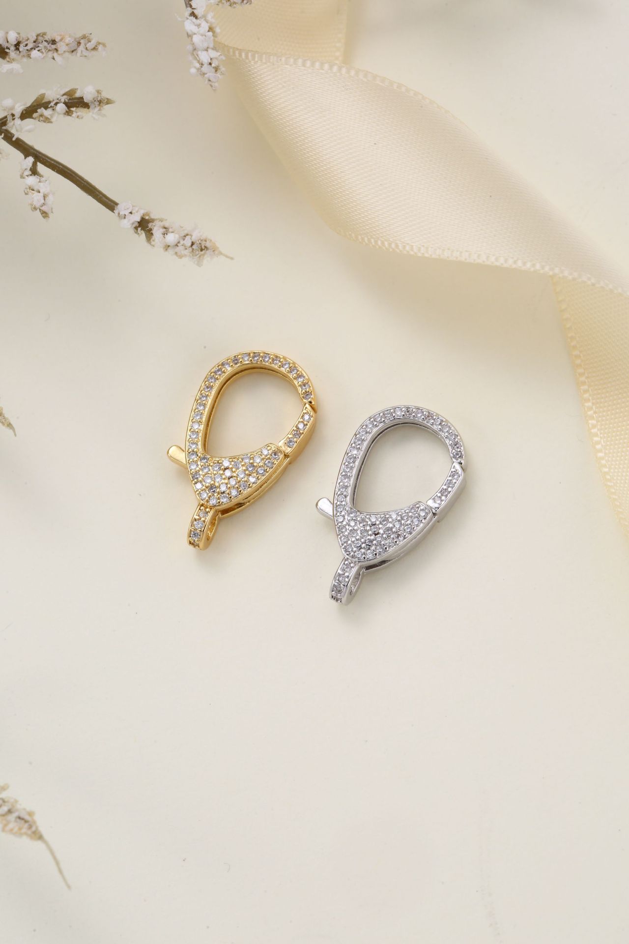 High-quality diamond-encrusted, high-grade brass cast special-shaped lobster pendant, necklace pendant, clothing pendant, 18K color retention pic 11