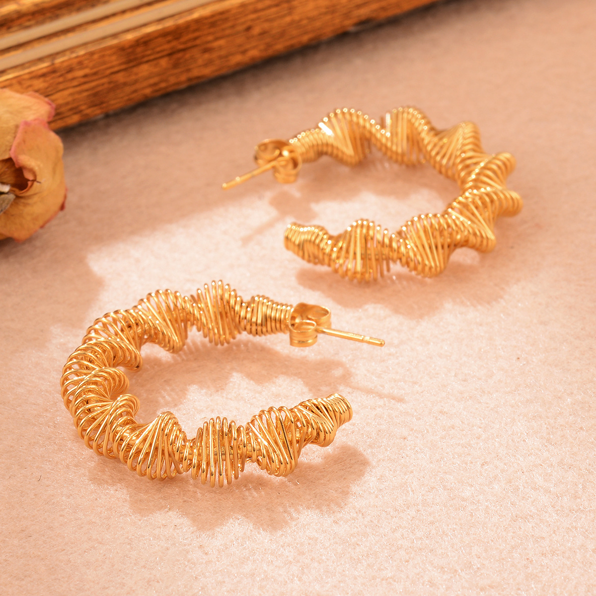 时尚复古简约大气不锈钢小众个性不锈钢纹理时尚扭纹U型耳环批发详情49