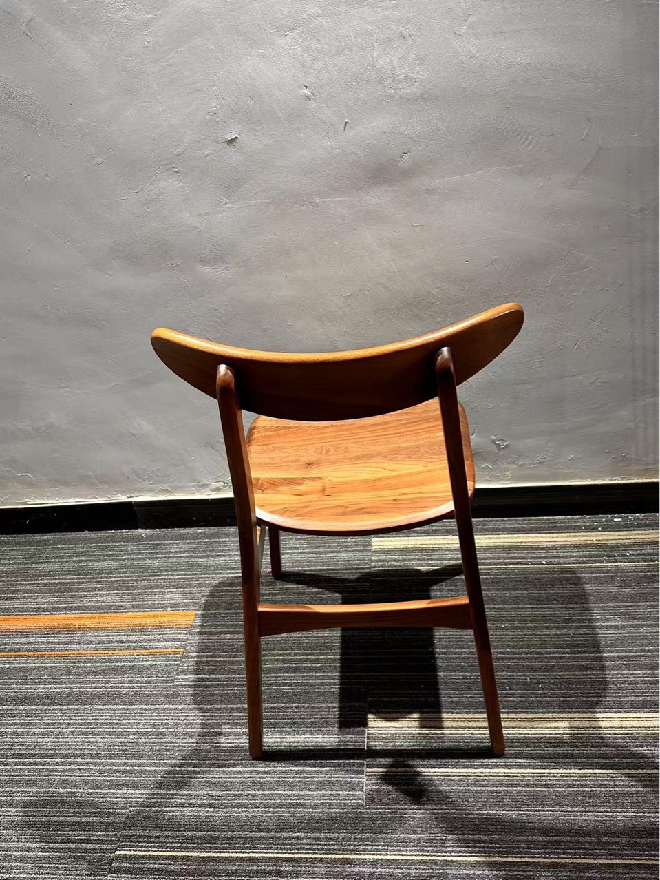 北美黑胡桃木休闲椅餐椅全实木餐厅家具现代简约小户型椅子小蝴蝶详情2