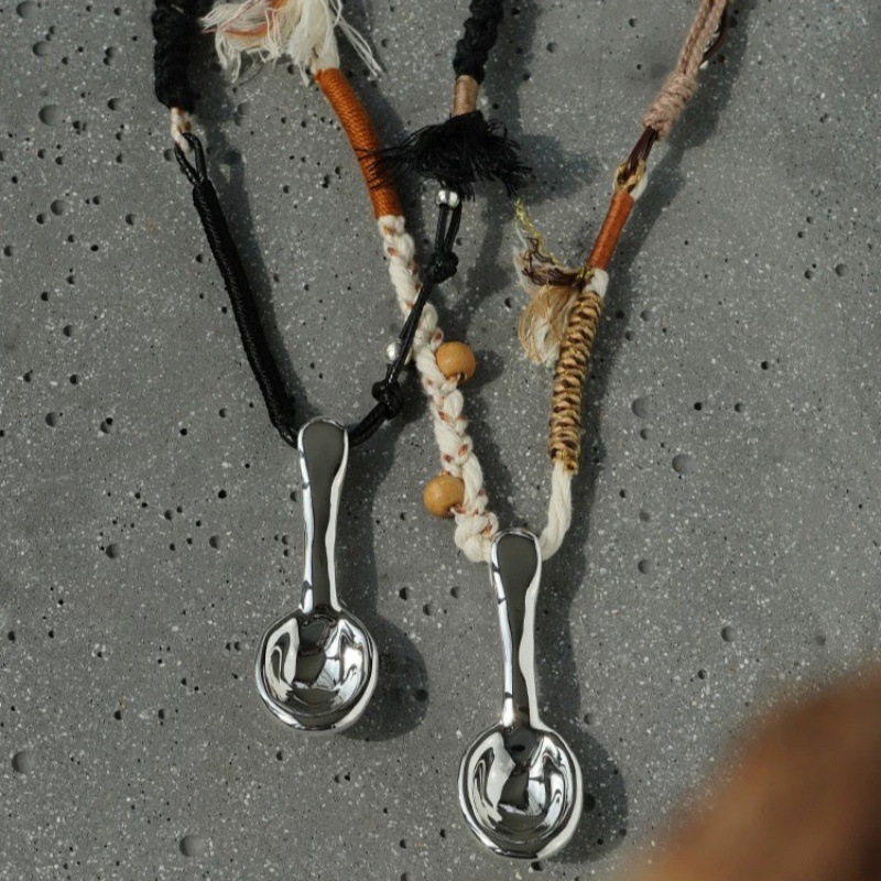 王鹤棣同款 编绳勺子项链2024新款小众设计个性独特设计感毛衣链详情1