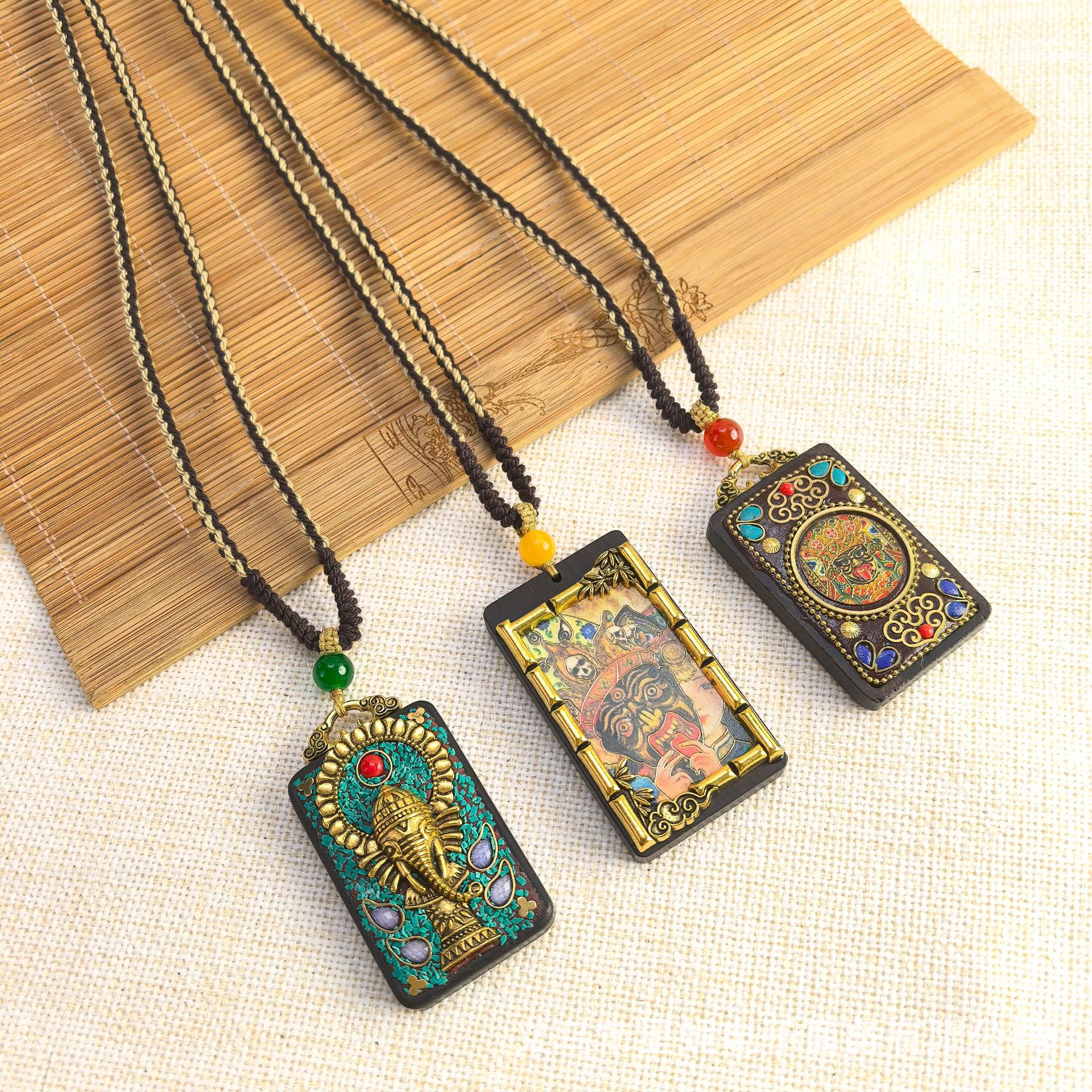 Nepalese Thangka pendant for men, green Tara Manjusri Bodhisattva, esandalwood Buddha amulet, retro necklace, sweater chain pendant for women pic 8