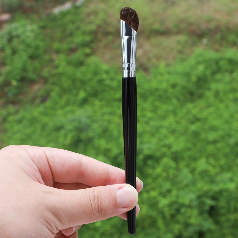 厂家批发小马毛斜角修容刷化妆刷动物毛镰刀鼻影刷眼线刷美妆工具详情16