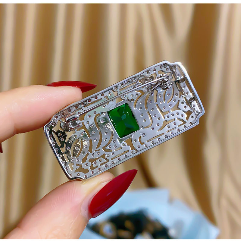 European and American retro geometric-shaped vintage medal brooch, creative and simple clothing pin, copper inlaid zircon in stock wholesale pic 11