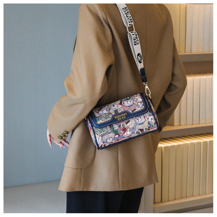 北包包源头工厂小众设计原创卡通小熊包潮时尚斜挎包单肩女包详情13