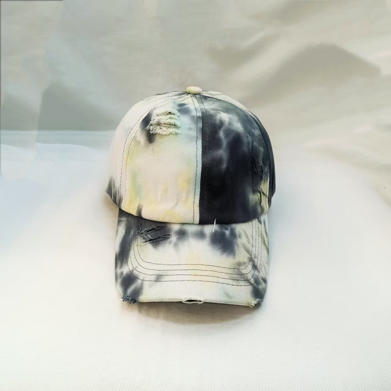 Cross-border wholesale of new tie-dyed soft-top washable perforated baseball caps for students, couples, graffiti, sun, versatile and sunshade pic 2