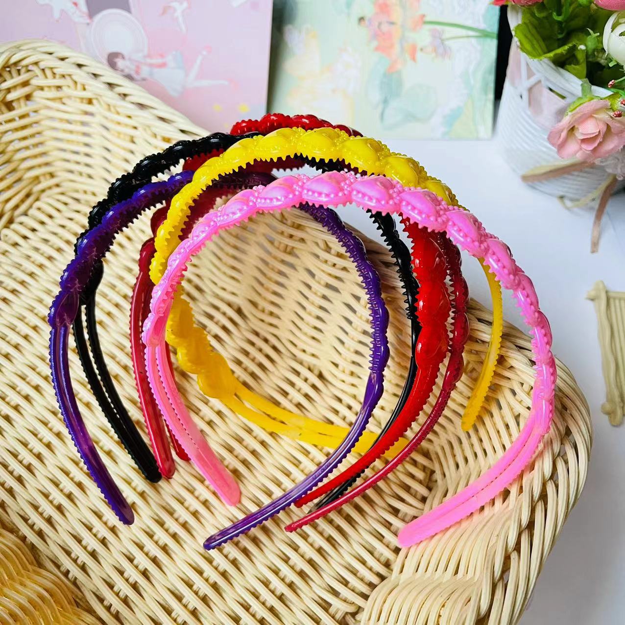 【1-11 Zones 】 Big heart hair band 12/ pack 2400/ box Soft candy-colored big heart hair band for pressing hair, daily outing face washing hair accessory, bangs hair clip 1 yuan 2 yuan pic 2