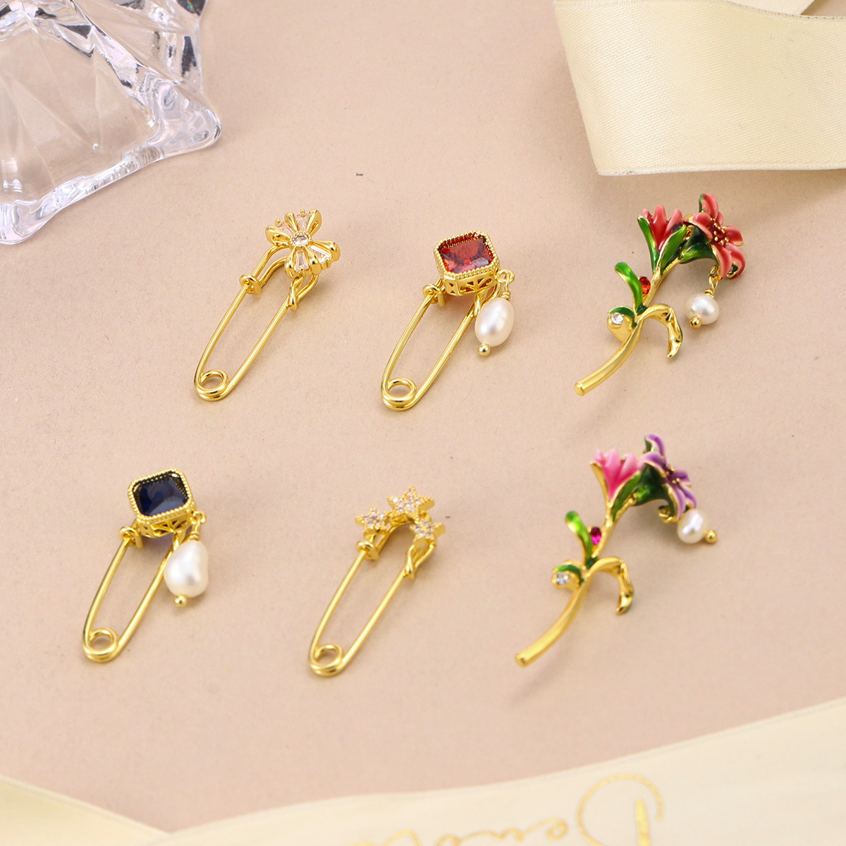 Retro and simple floral painting, oil-dripping long brooch, pearl coat, anti-glare sweater, cardigan button accessory pic 19