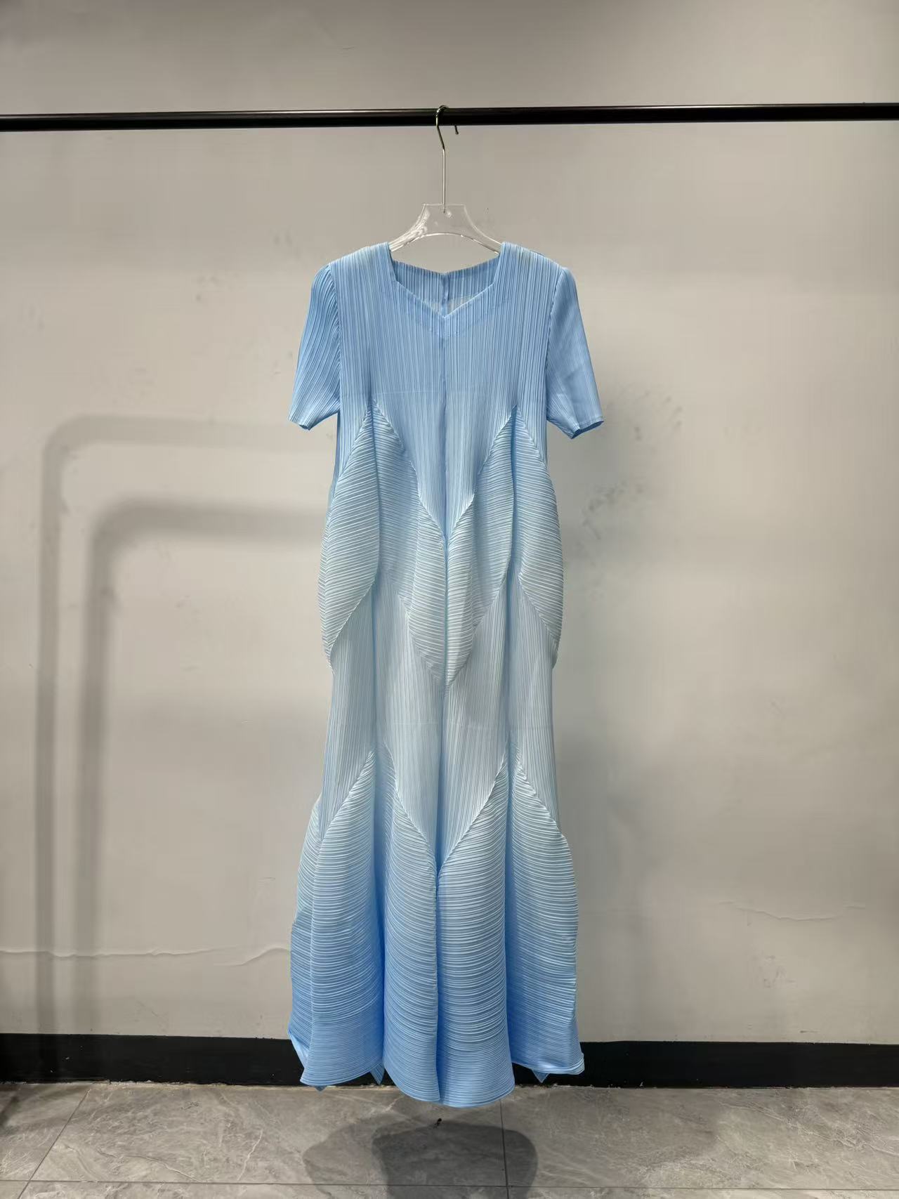 三宅专柜冷淡风女装高级感连衣裙设计感褶皱廓形短袖蛋糕公主裙子详情14