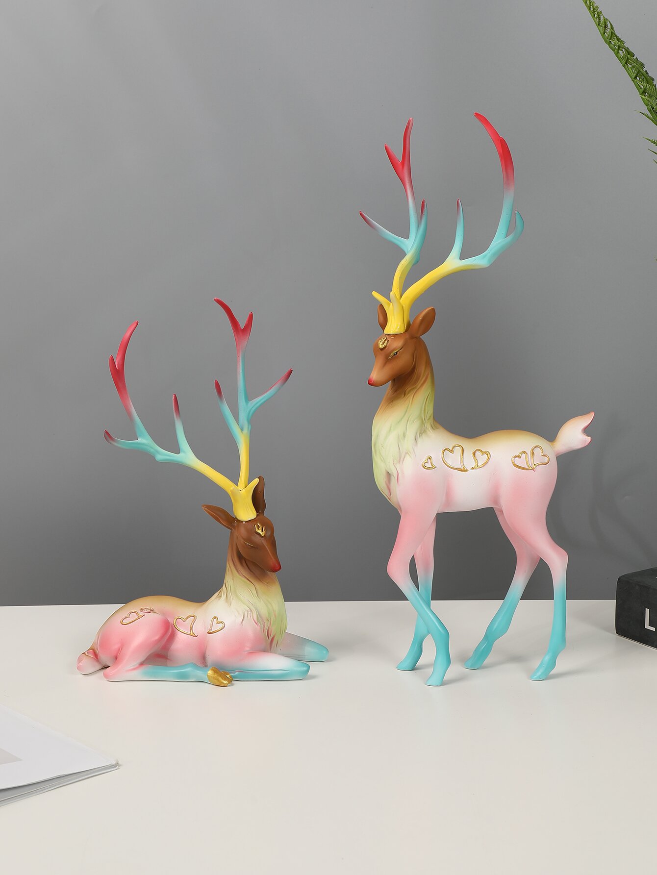 北欧简约高级小众彩色爱心一鹿有你鹿摆件玄关房间客厅落地饰品详情4