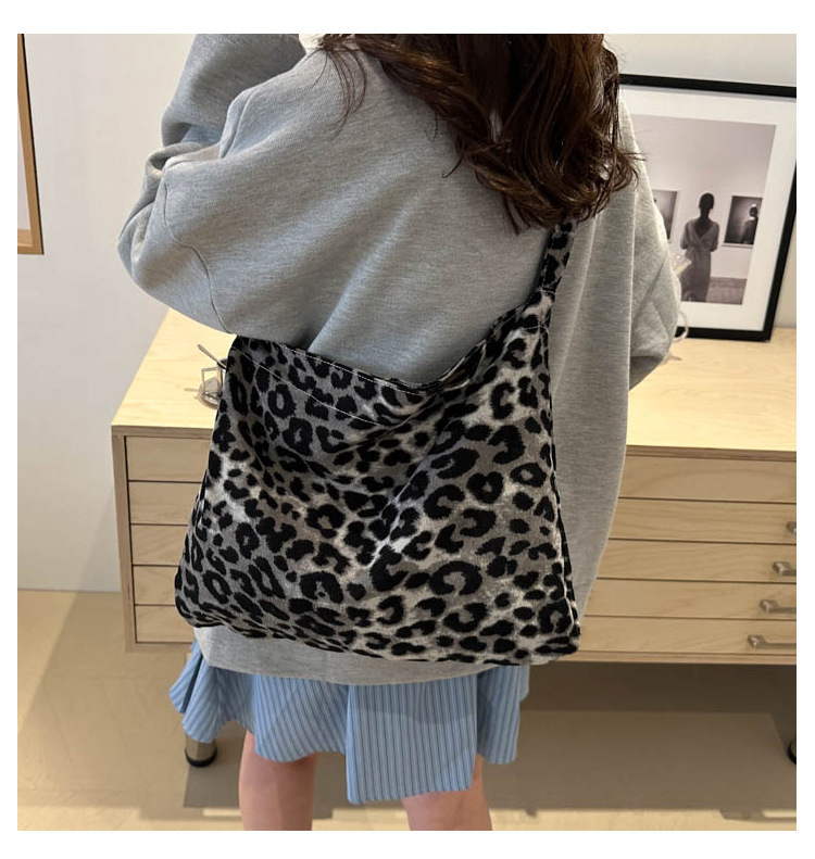 Leopard print canvas bag for women, 2024 new style, trendy Korean college style tote bag, casual large-capacity hand-held shoulder bag pic 38