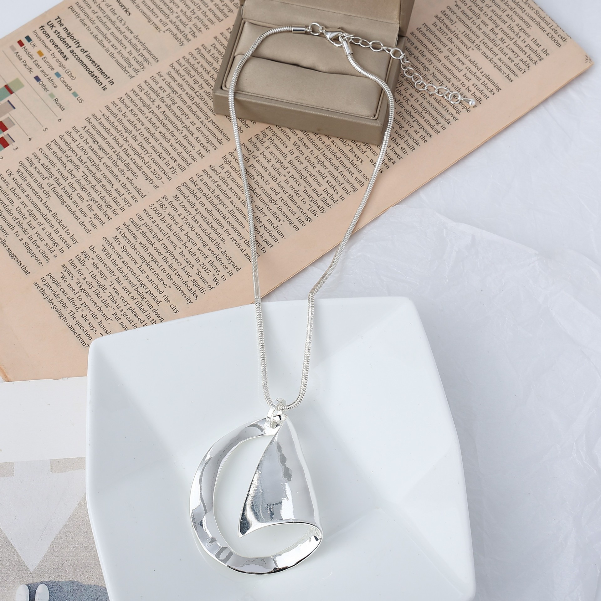 跨境亚马逊爆款流行欧美几何形时尚短款女士金属锁骨链吊坠短项链详情9