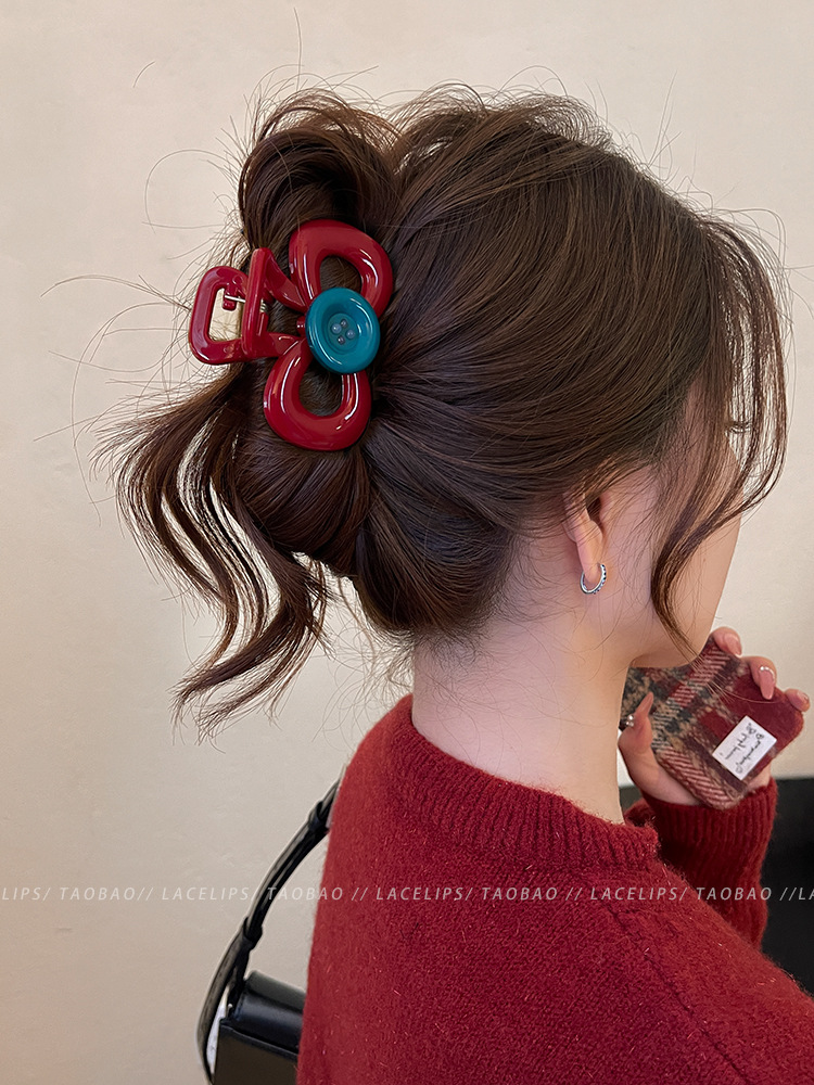 Retro red bow button grabber with a high-end and niche design. The contrasting color shark clip is a fashionable and versatile hair accessory pic 23