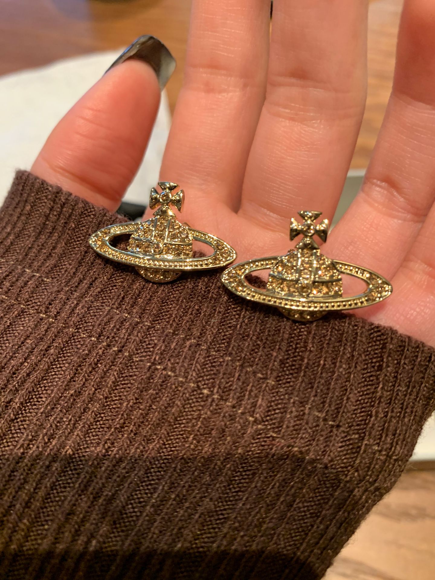 The classic full diamond Saturn stud earrings with finely set planet earrings of the Empress of the West, the same style as NANA pic 12