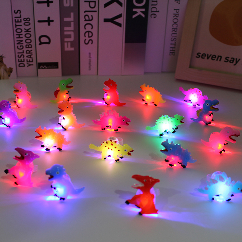 亚马逊热销树脂卡通恐龙发光戒指荧光LED手指灯儿童派对戒指套装详情11