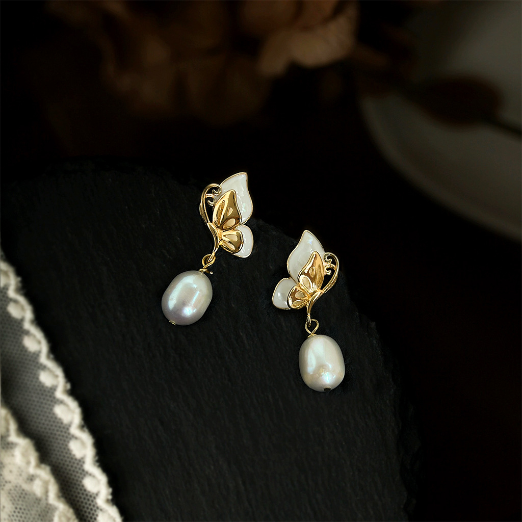 Freshwater pearl French elegant butterfly handcrafted design, small commuter light luxury style earrings, factory earring accessories pic 3