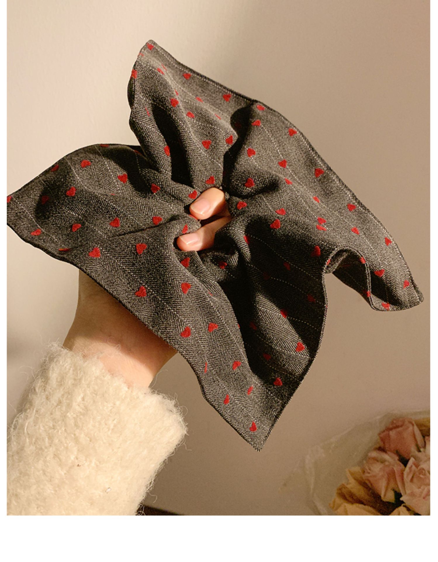 Autumn and winter, extra-large heart-shaped large intestine hair band handkerchief, Korean-style laid-back bun hair band, new high-end hair accessory pic 8