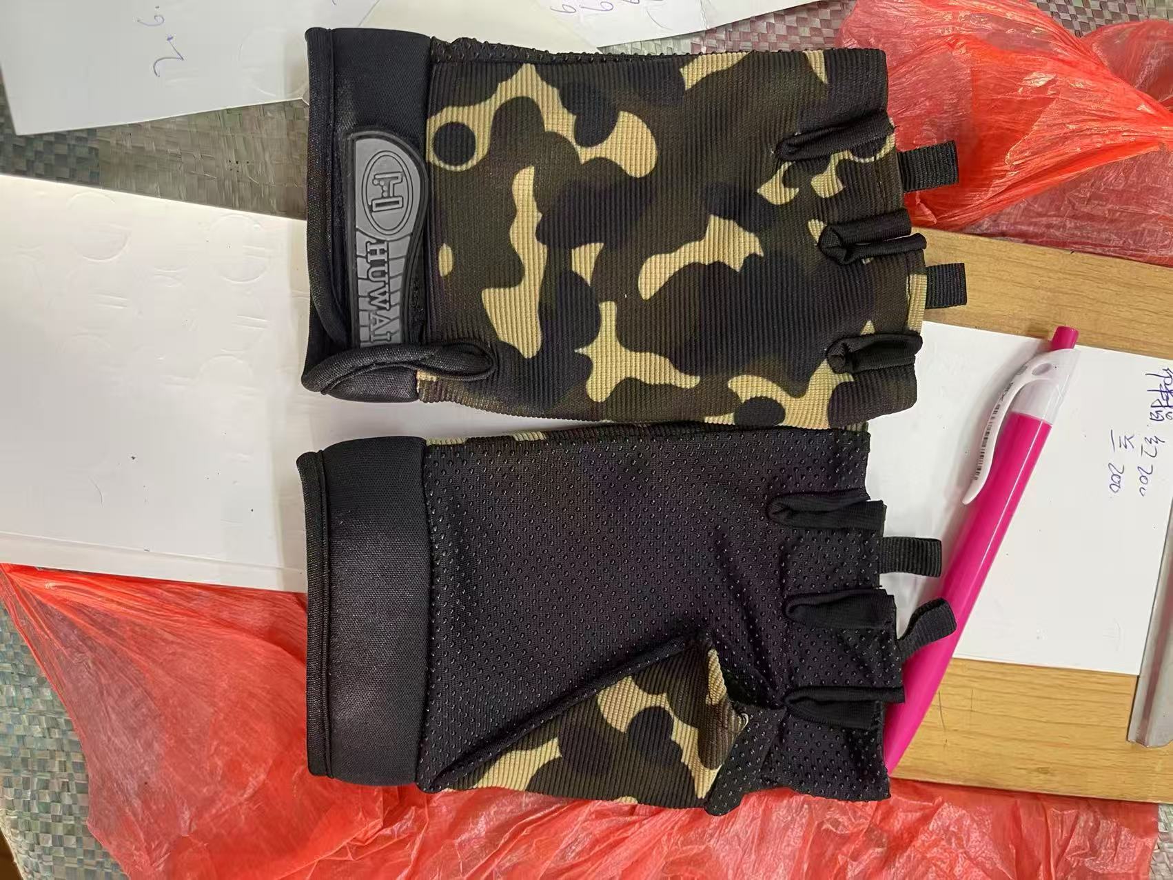 Sports outdoor gloves for men and women, anti-slip and protective training, weightlifting, yoga, fitness, cycling, mountain climbing, driving, half-finger gloves pic 14