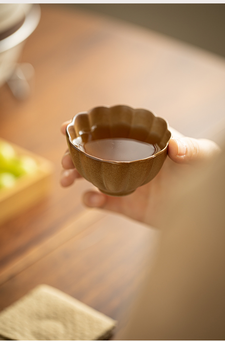 Plain pottery petal tea cup, master cup, large household coarse pottery cup, tea brewing around the stove, milk tea cup, Gongfu tea set, tasting cup pic 9