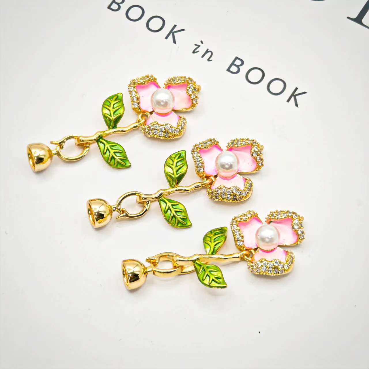 Pearl necklace clasp, natural pearl oil painting style drip oil, three-petal flower finish clasp, connecting clasp, sweater chain diy accessories pic 5