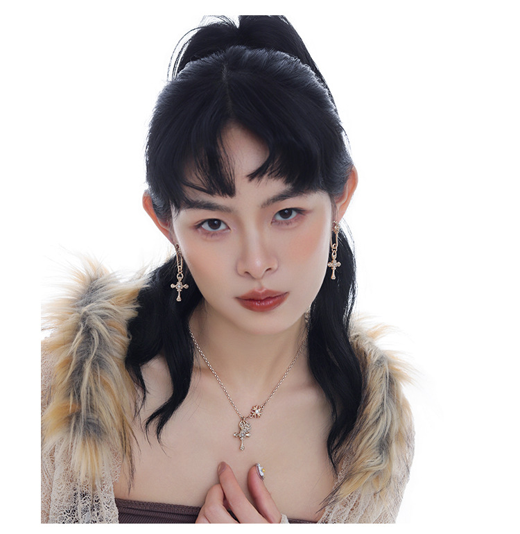 Retro cross series earrings, original design for women, light luxury, high-end, fashionable, versatile, exquisite silver needle earrings pic 9