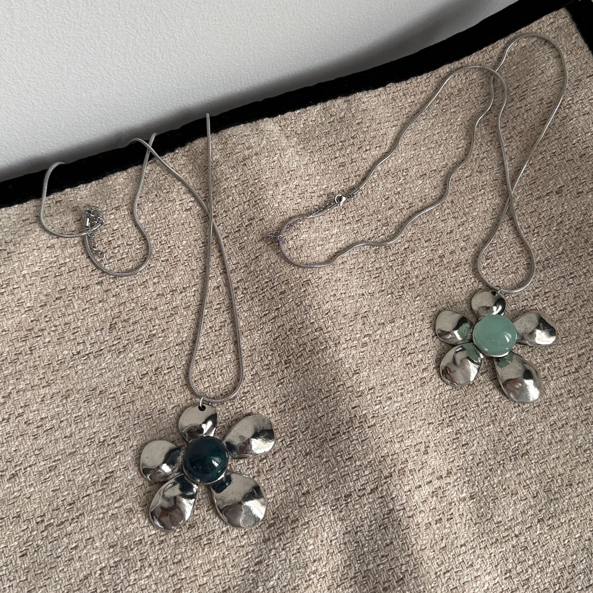 跨境专供亚马逊钛钢项链长款钱袋项链花朵仿古时尚百搭毛衣链项链详情5